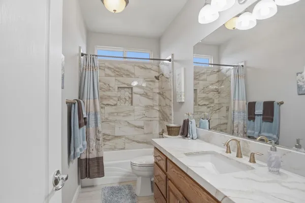 $894,300 | 2117 Vincent Avenue, Hughson, CA 95326