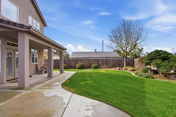 $889,500 | 2117 Vincent Avenue, Hughson, CA 95326