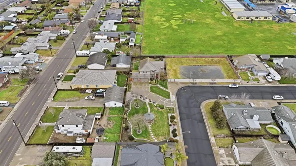 $894,300 | 2117 Vincent Avenue, Hughson, CA 95326