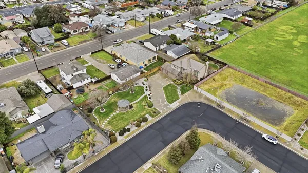 $889,500 | 2117 Vincent Avenue, Hughson, CA 95326