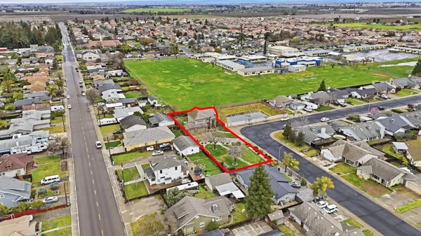 $889,500 | 2117 Vincent Avenue, Hughson, CA 95326