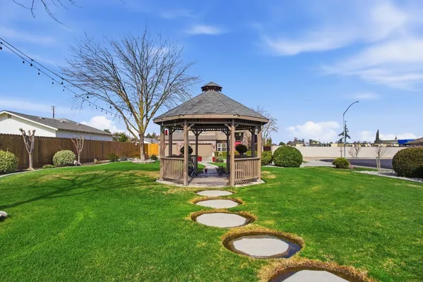 $894,300 | 2117 Vincent Avenue, Hughson, CA 95326