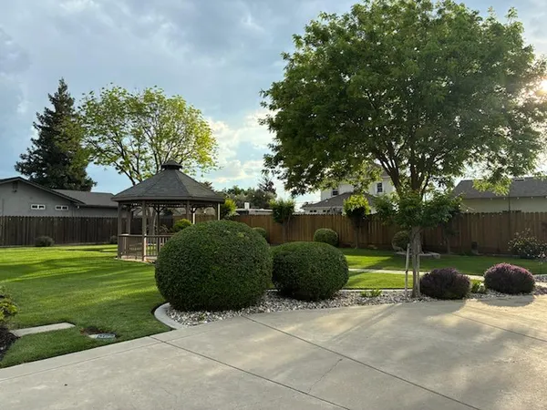 $889,500 | 2117 Vincent Avenue, Hughson, CA 95326