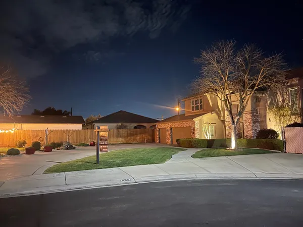 $894,300 | 2117 Vincent Avenue, Hughson, CA 95326