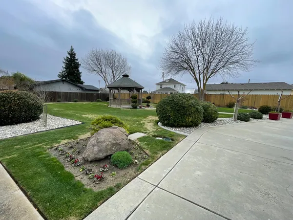 $894,300 | 2117 Vincent Avenue, Hughson, CA 95326