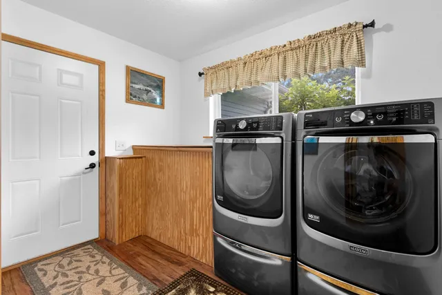 $359,900 | W10559 Fox Lane, Crivitz, WI 54114