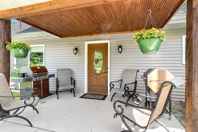 $359,900 | W10559 Fox Lane, Crivitz, WI 54114