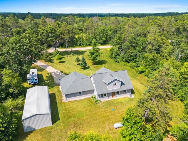 $359,900 | W10559 Fox Lane, Crivitz, WI 54114