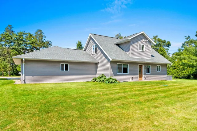 $359,900 | W10559 Fox Lane, Crivitz, WI 54114