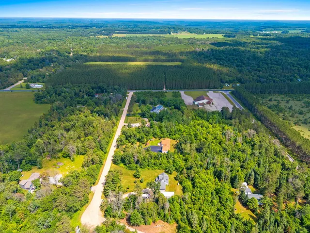 $359,900 | W10559 Fox Lane, Crivitz, WI 54114