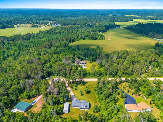 $359,900 | W10559 Fox Lane, Crivitz, WI 54114