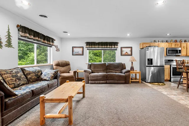 $359,900 | W10559 Fox Lane, Crivitz, WI 54114