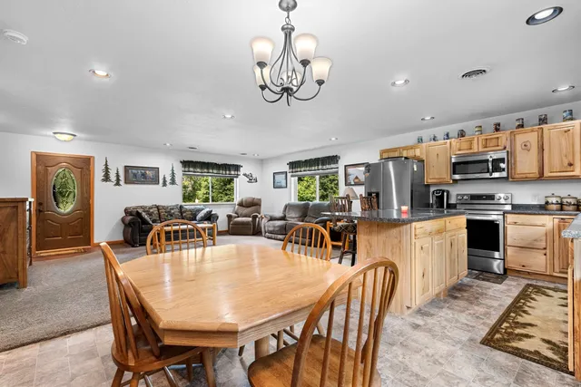 $359,900 | W10559 Fox Lane, Crivitz, WI 54114