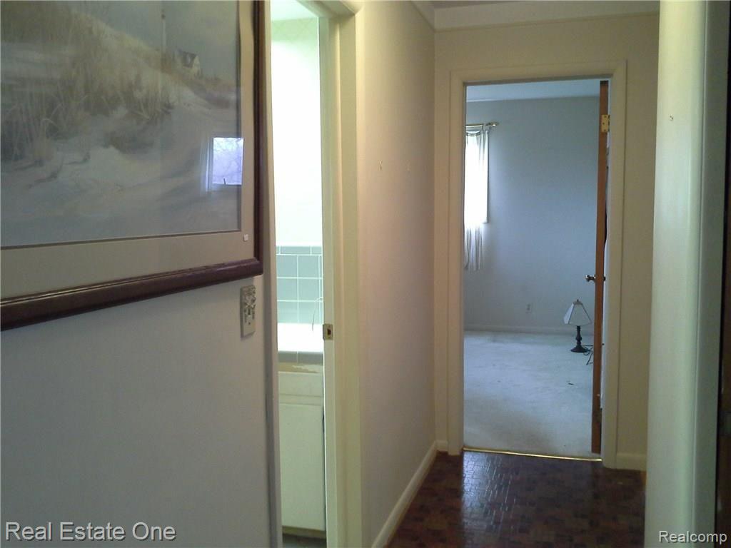 36900 West Eleven Mile Road Farmington, MI 48331 - Photo 20 of 70