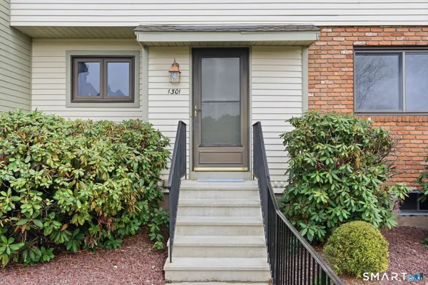 $249,000 | 1301 Summer Hill Drive, Unit 1301, South Windsor, CT 06074