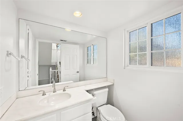 $799,000 | 211 Saybrook Court, Costa Mesa, CA 92627