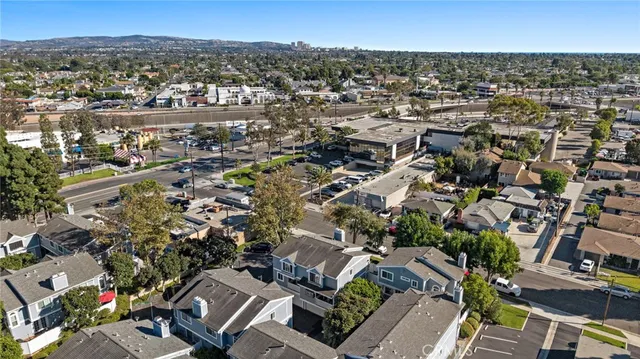 $799,000 | 211 Saybrook Court, Costa Mesa, CA 92627