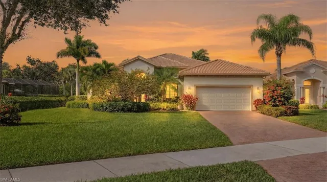 $949,900 | 8948 Mustang Island Circle, Naples, FL 34113