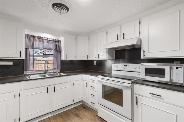 $239,900 | 1137 Highway 82, Seymour, TX 76380