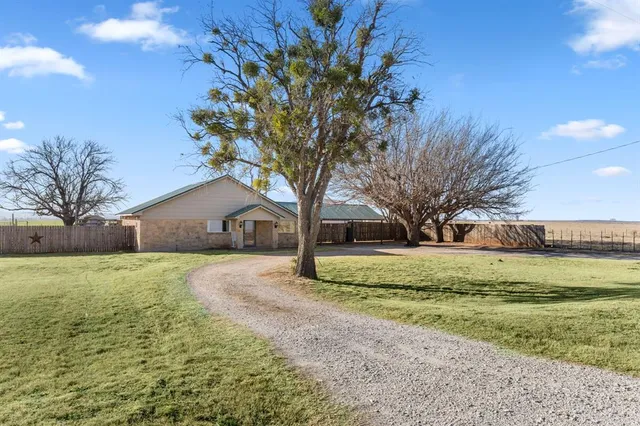 $239,900 | 1137 Highway 82, Seymour, TX 76380