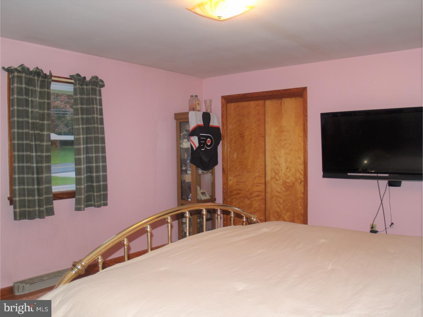 1263 Spring Valley Road Bethlehem, PA 18015 - Photo 11 of 24 Gallery Image 11