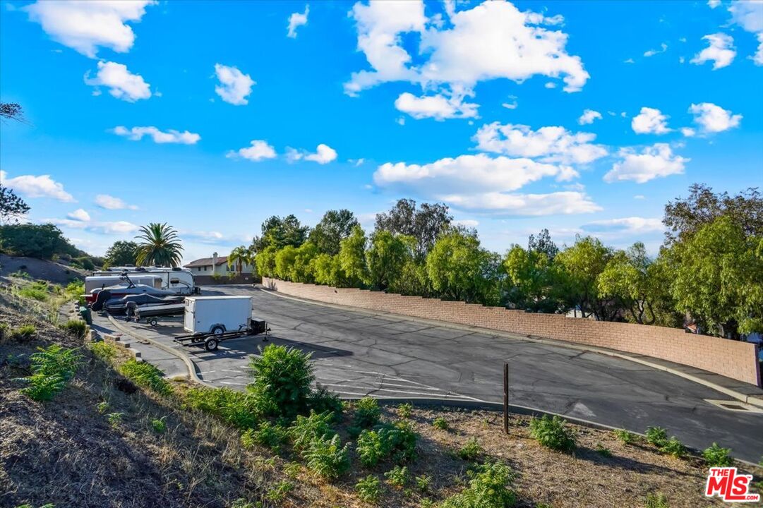 24124 Mentry Drive Newhall, CA 91321 - Photo 29 of 31