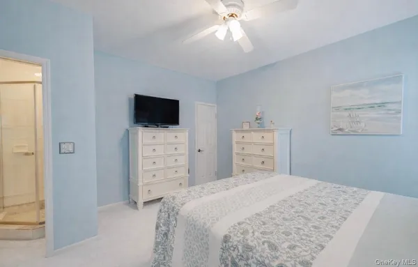 $599,000 | 38 Roslyn Street, Islip Terrace, NY 11752