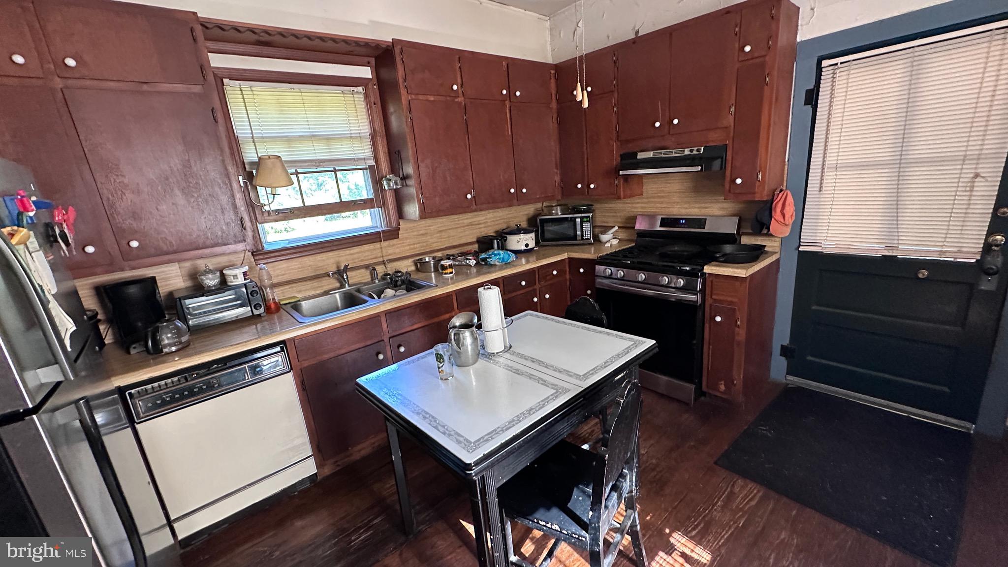 2788 Great Oak Road Warfield, VA 23889 - Photo 47 of 68 Kitchen