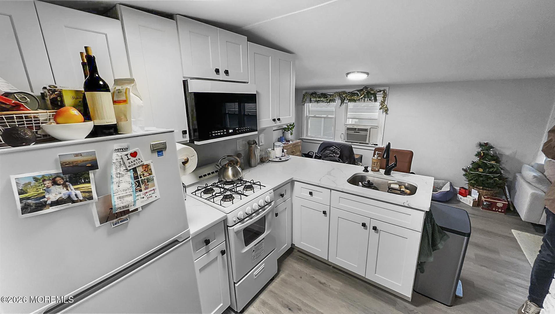 4 Via Ripa Way, Unit 2 Sea Bright, NJ 07760 - Photo 4 of 19 DJTenHoeve_4ViaRipa,SeaBright_5_HE_