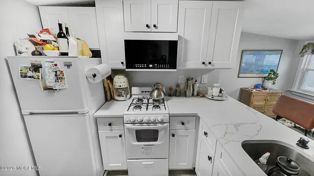 $2,500 | 4 Via Ripa Way, Unit 2, Sea Bright, NJ 07760