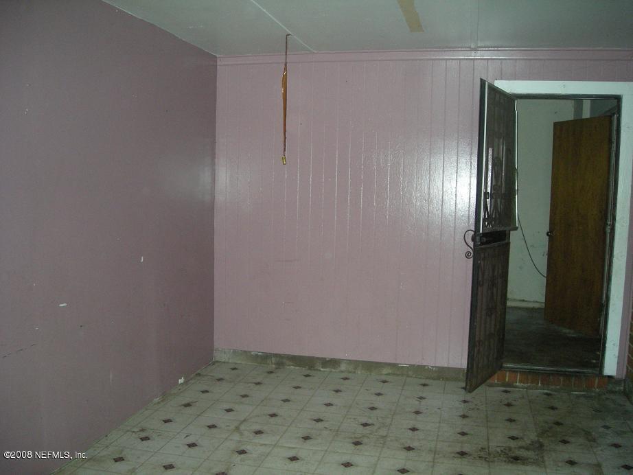 3335 Hunt Street Jacksonville, FL 32254 - Photo 2 of 10 a view of an empty room
