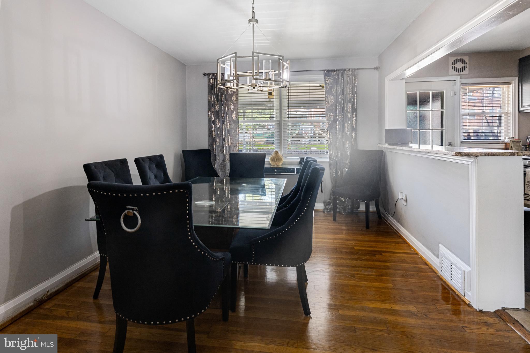 1526 Gleneagle Road Baltimore, MD 21239 - Photo 4 of 17