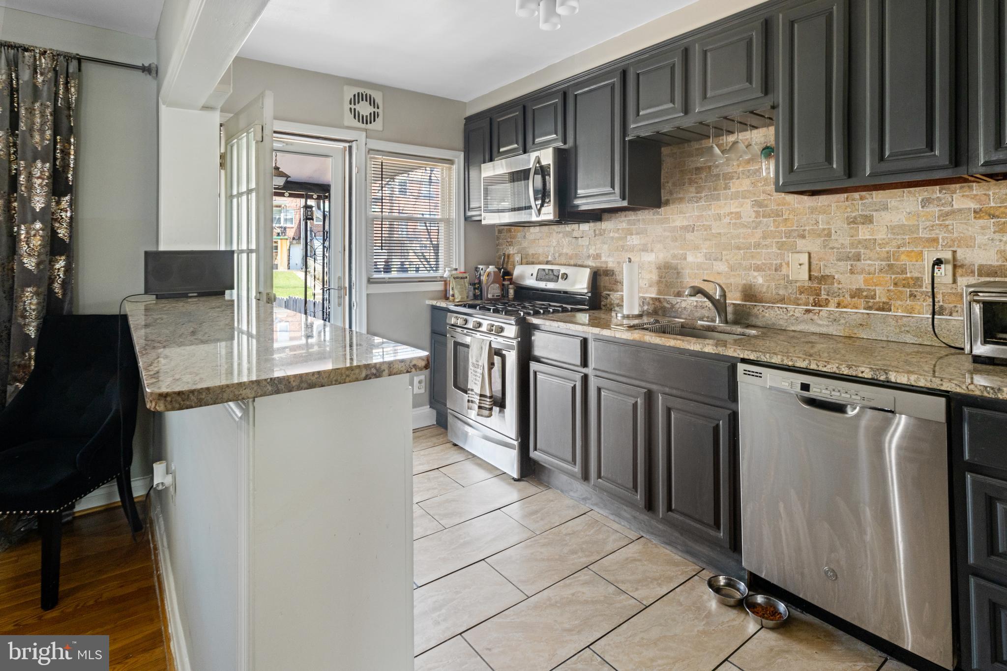 1526 Gleneagle Road Baltimore, MD 21239 - Photo 6 of 17