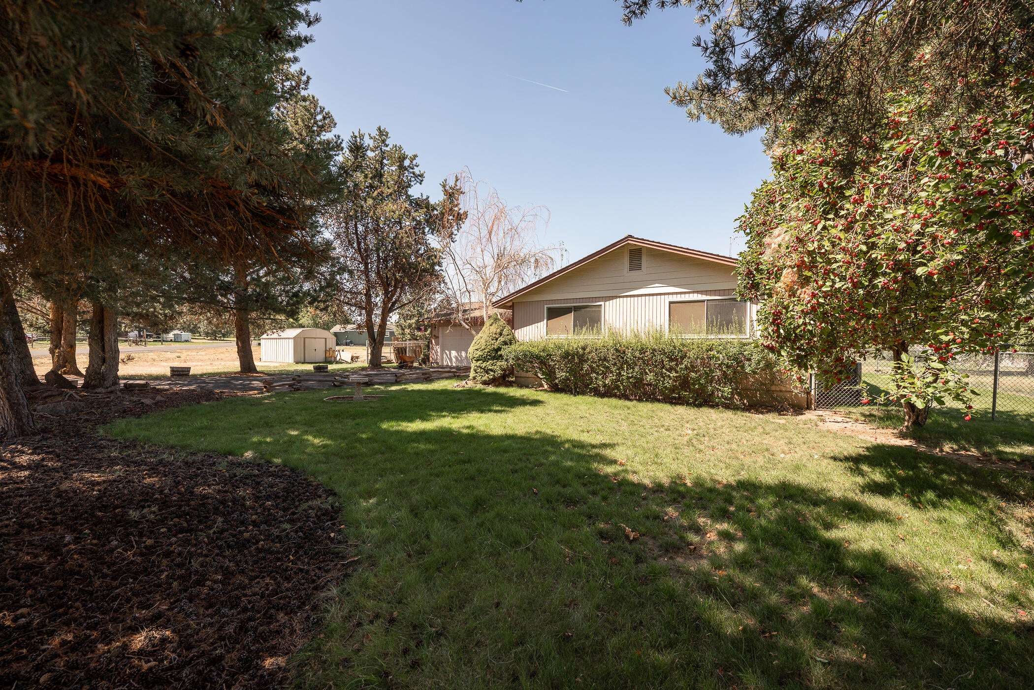 21646 Old Red Road Bend, OR 97702 - Photo 3 of 22 GRF00581