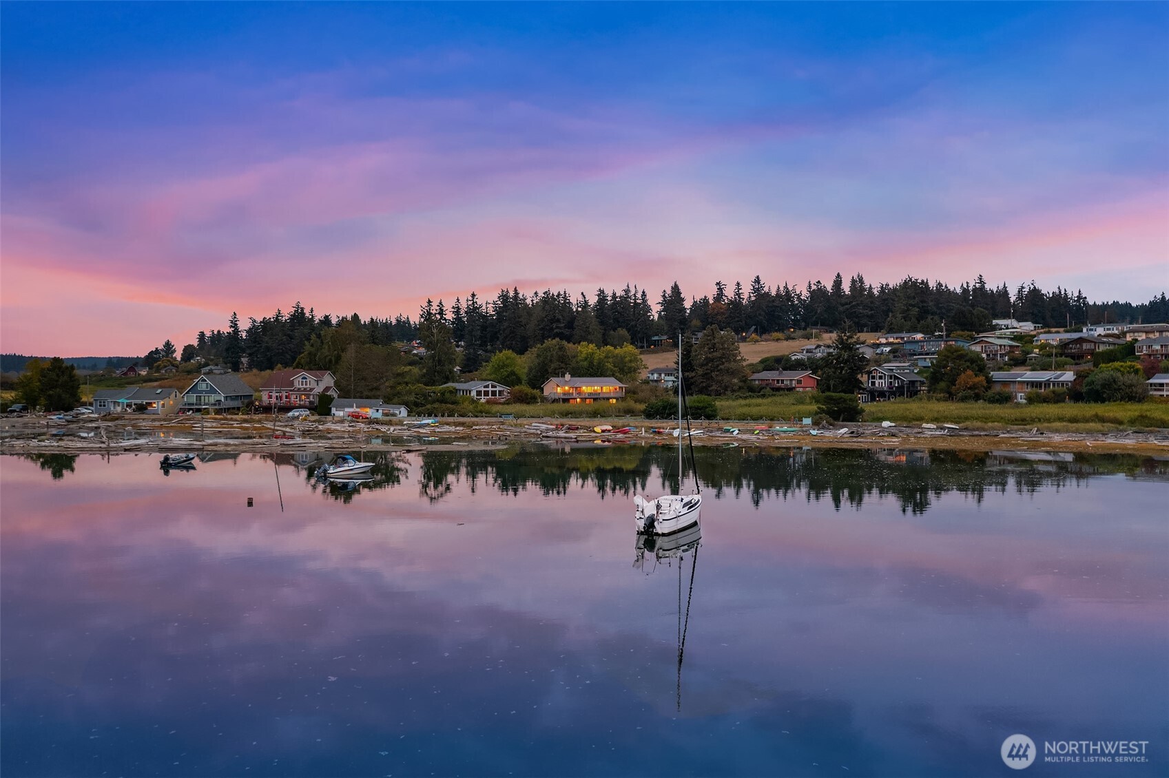 2682 Sunlight Beach Road Clinton, WA 98236 - Photo 35 of 39 Gallery Image 35