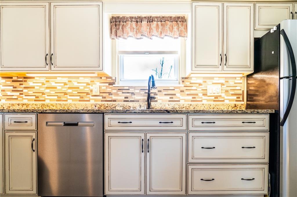 5 Kathleen Drive McKees Rocks, PA 15136 - Photo 11 of 25 Gallery Image 11