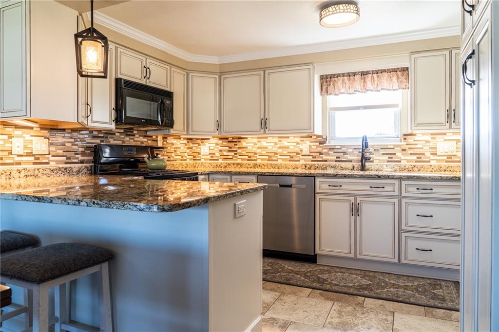 5 Kathleen Drive McKees Rocks, PA 15136 - Photo 9 of 25 Gallery Image 9