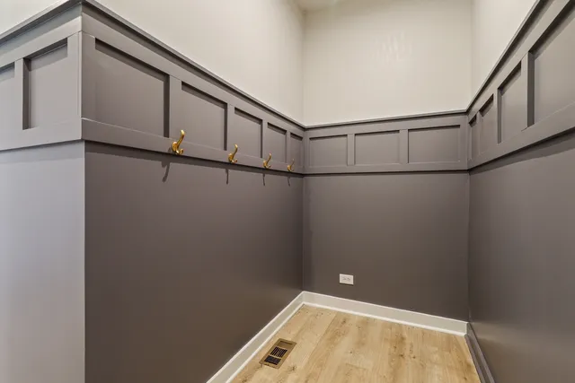 $544,000 | 2020 Squire Circle, Yorkville, IL 60560