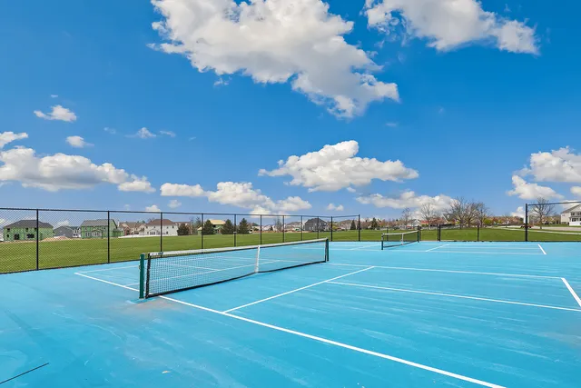 $544,000 | 2020 Squire Circle, Yorkville, IL 60560