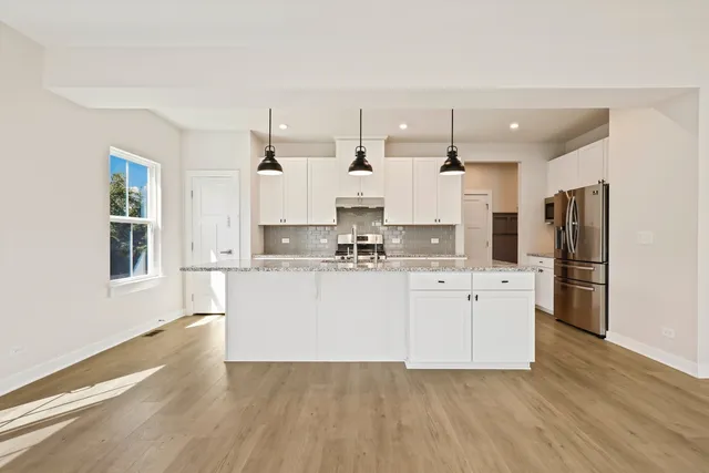 $544,000 | 2020 Squire Circle, Yorkville, IL 60560