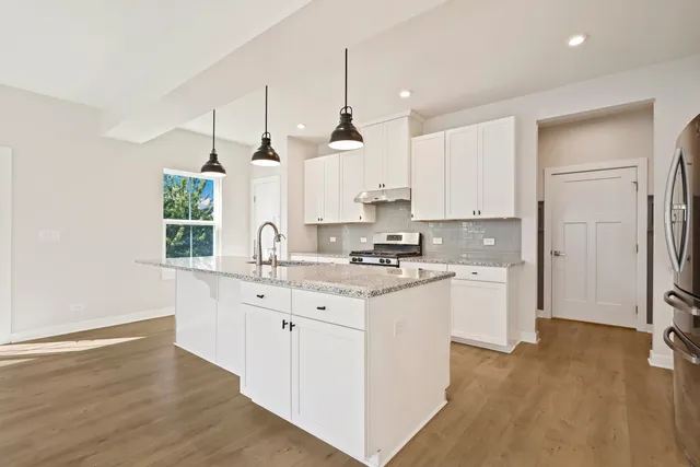 $544,000 | 2020 Squire Circle, Yorkville, IL 60560