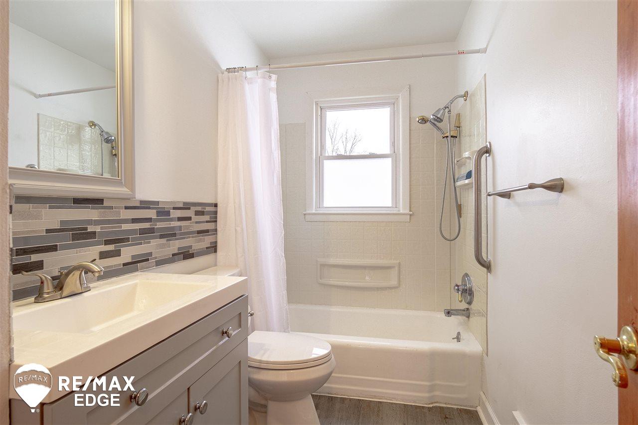 6071 North Belsay Road Flint, MI 48506 - Photo 16 of 26 50061638-15.JPG