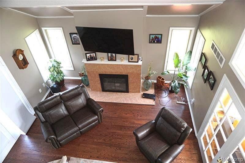 30880 Country Ridge Circle Farmington Hills, MI 48331 - Photo 9 of 37