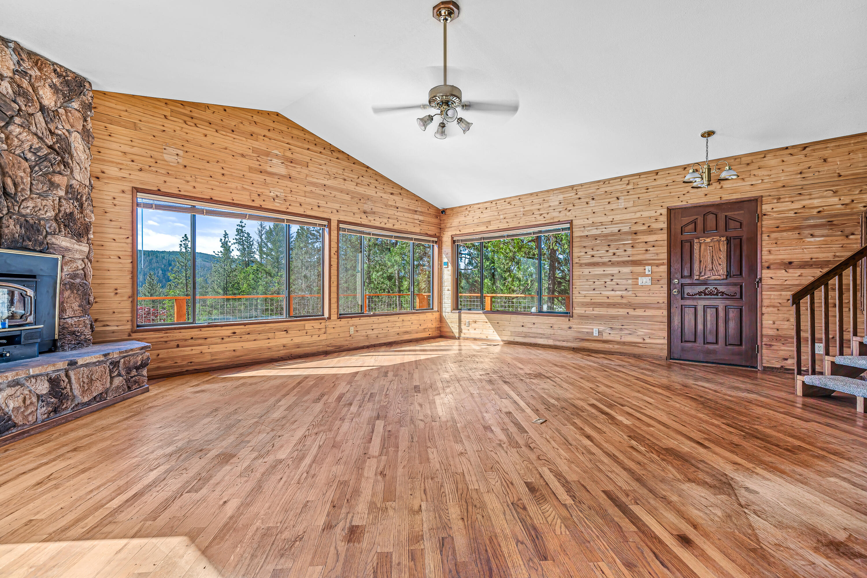 1306 Lewis Road Prospect, OR 97536 - Photo 3 of 66 9R9A9803