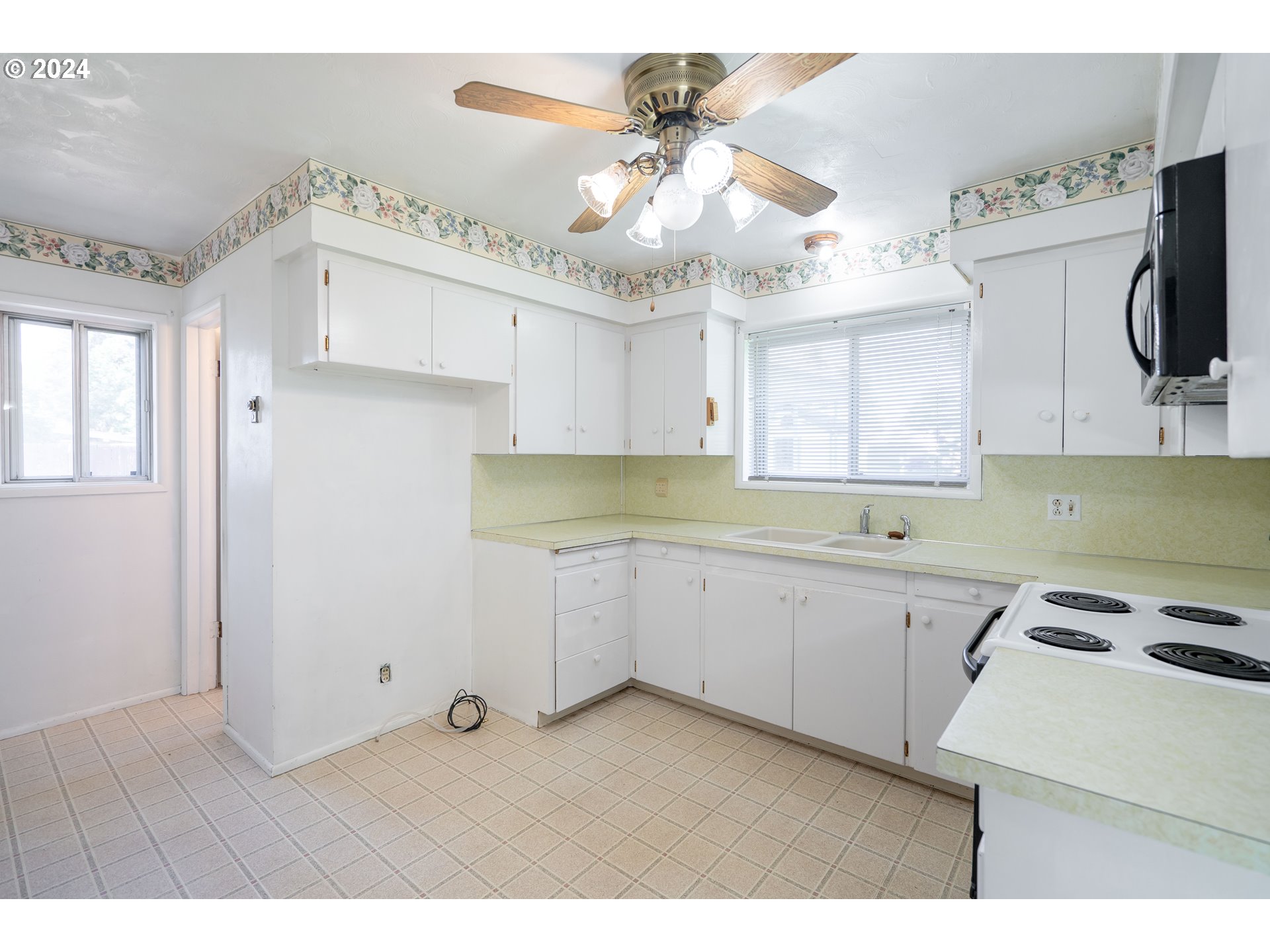 944 Filbert Lane Springfield, OR 97478 - Photo 10 of 24