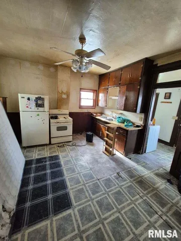 $29,900 | 2409 South Hanna City Glasford Road, Hanna City, IL 61536