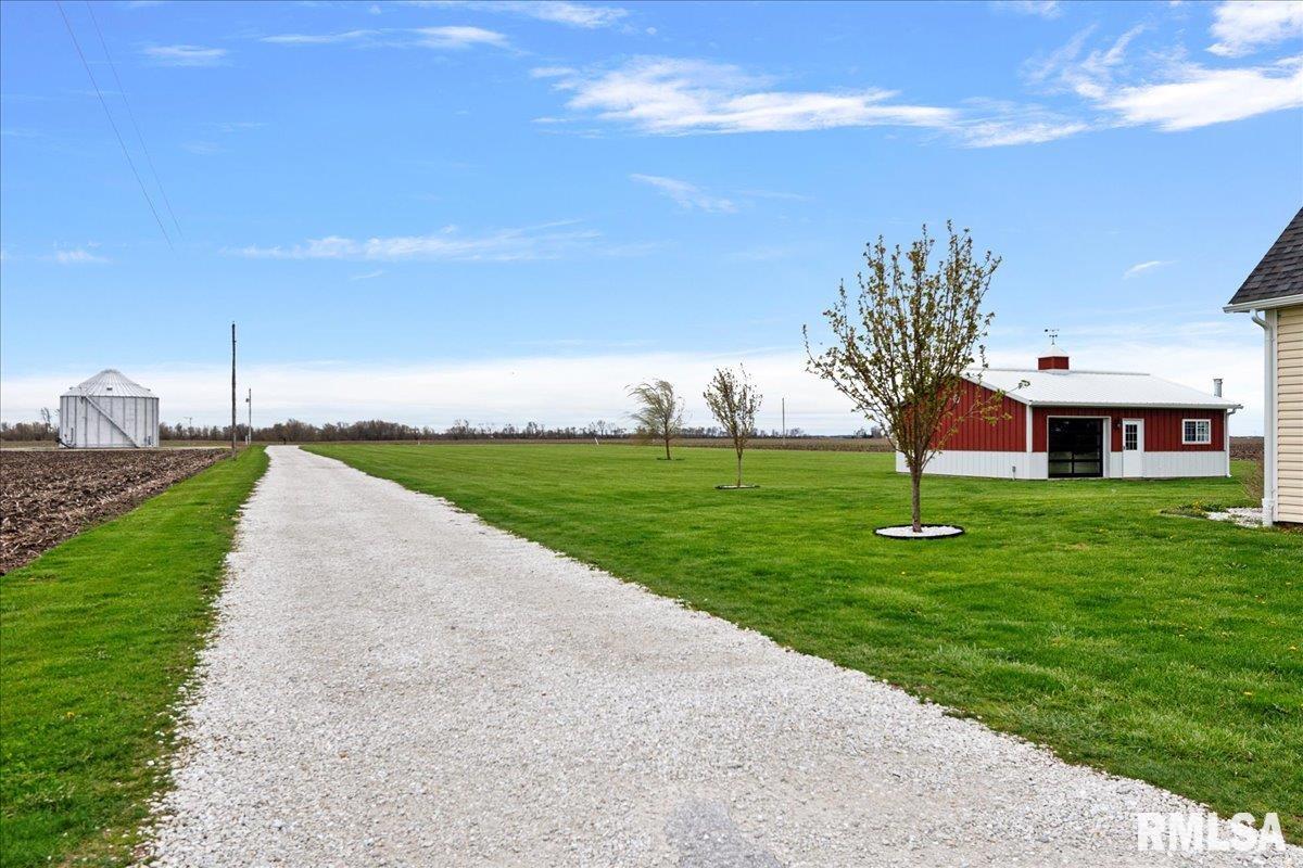 9931 Irish Road Loami, IL 62661 - Photo 7 of 68