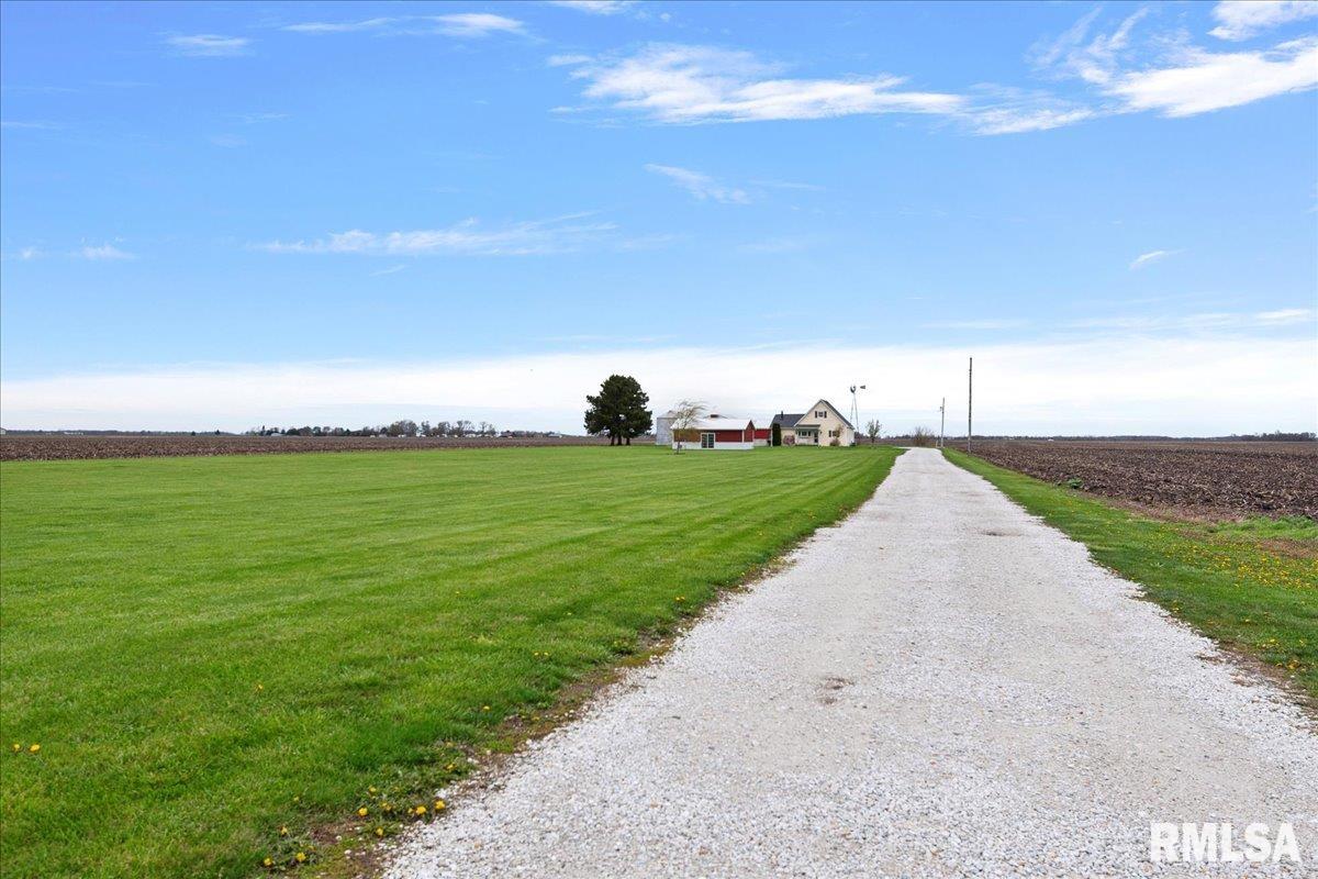 9931 Irish Road Loami, IL 62661 - Photo 8 of 68