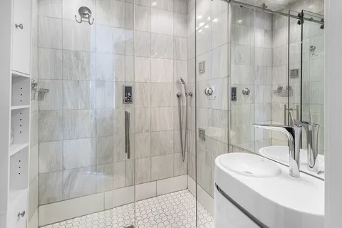 $689,500 | 555 Columbus Avenue, Unit 6, Boston, MA 02118