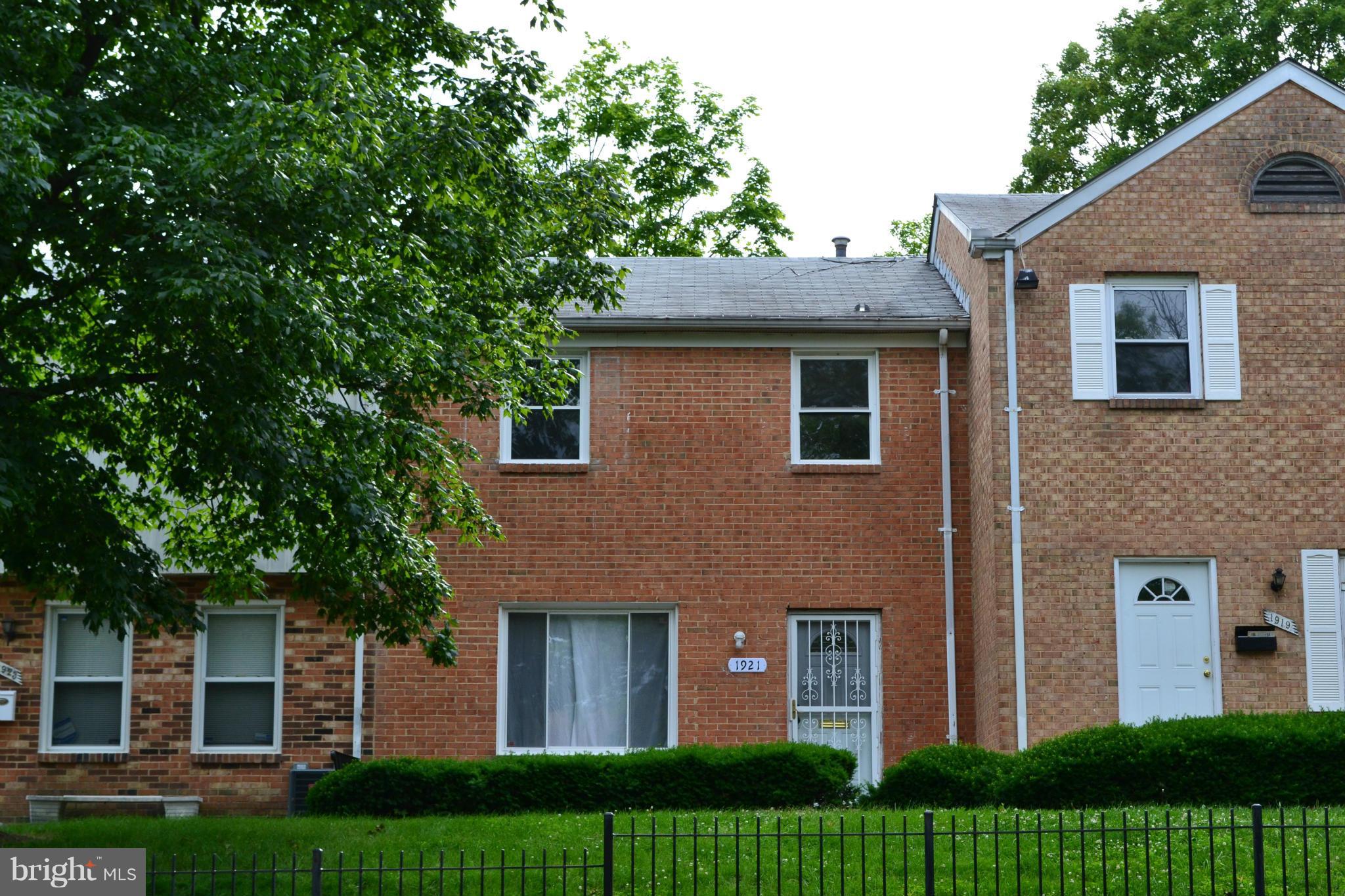Front of 1921 Addison Road